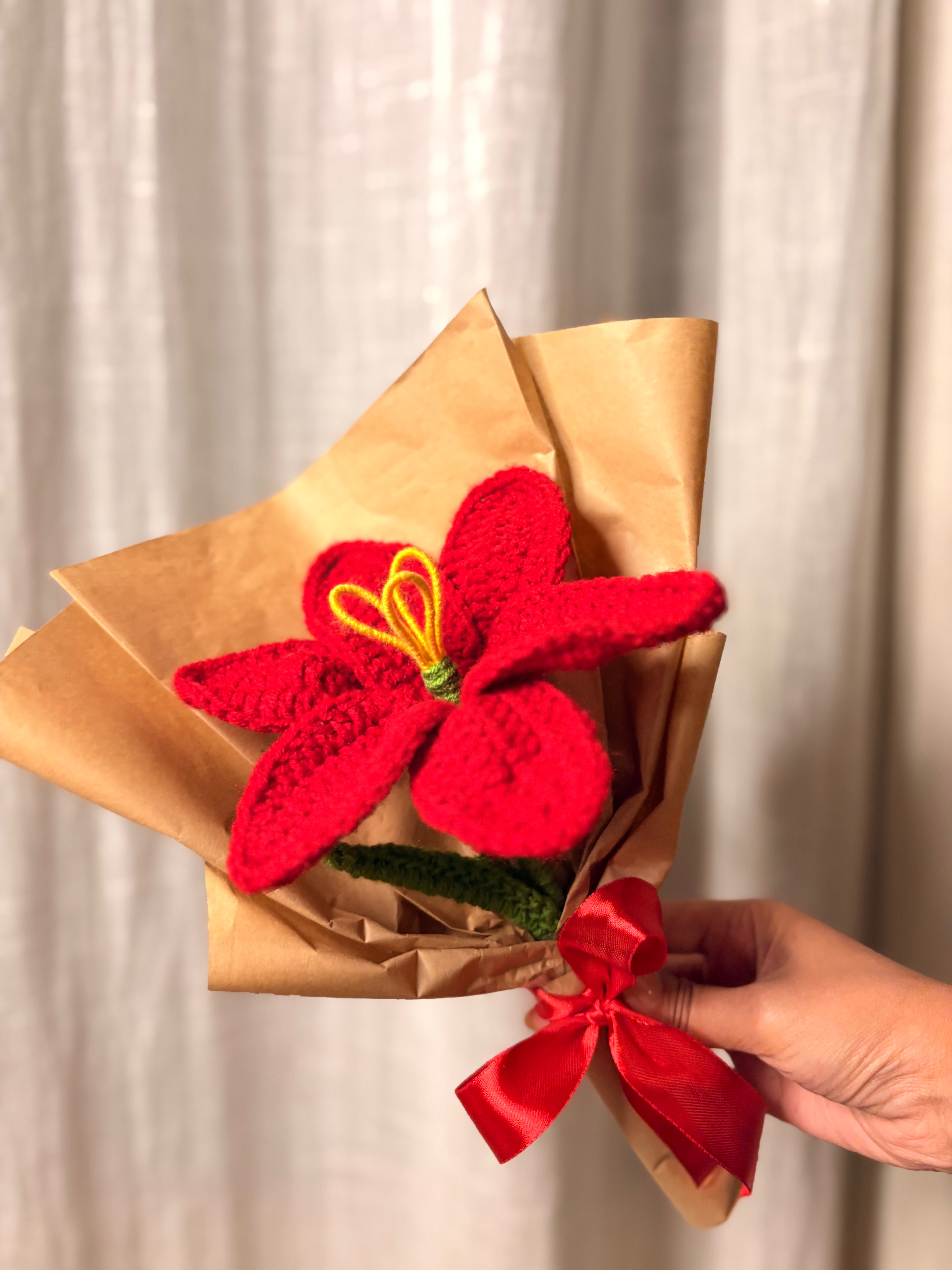 RED LILY BOUQUET